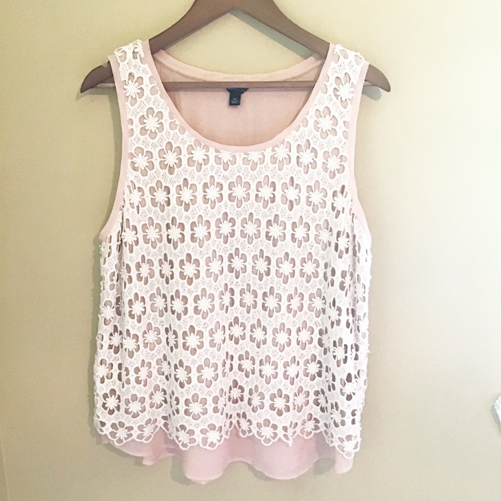 ANN TAYLOR Floral Crocheted Cutout Sleeveless Top